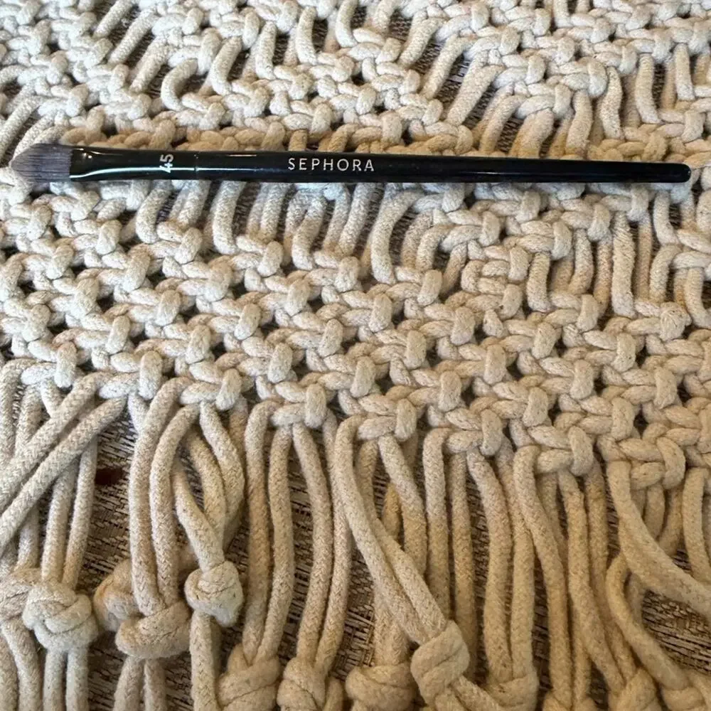 Sephora pro concealer brush #45